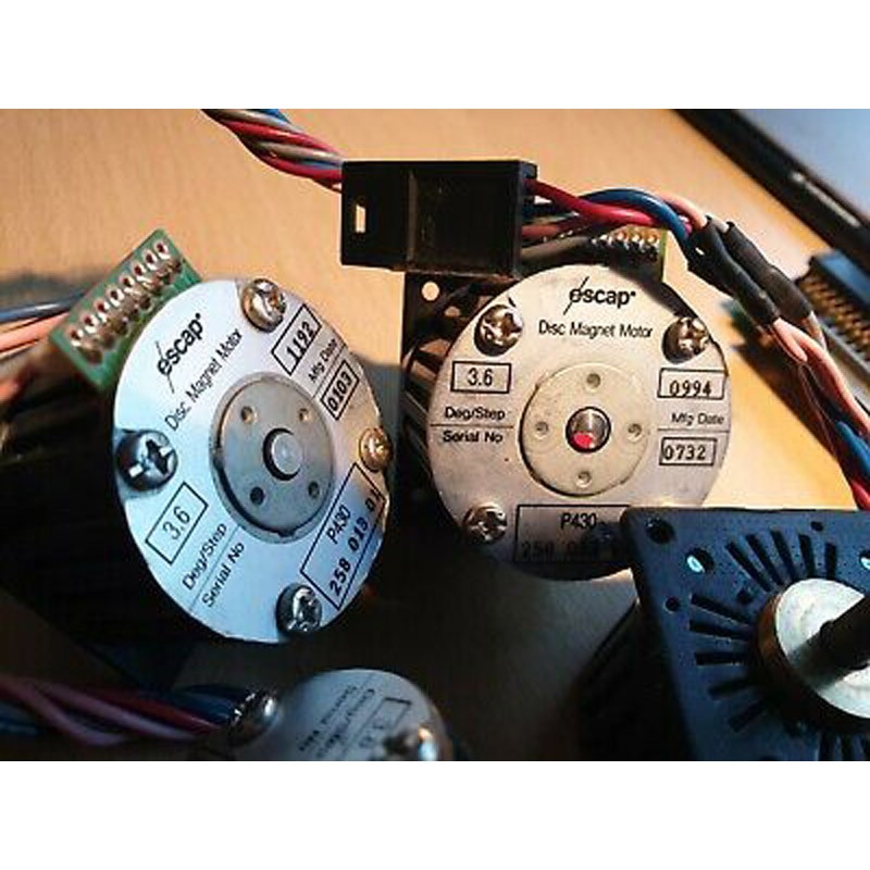 P430.258.013.01 892-9160 Portescap 盘形磁铁式 步进电机, 9V, 3.6°步进角度